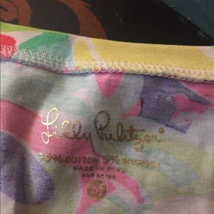 Lilly Pulitzer V Neck top size Medium